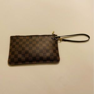 Authentic Louis Vuitton Neverfull MM Pouch in Damier Ebene Canvas